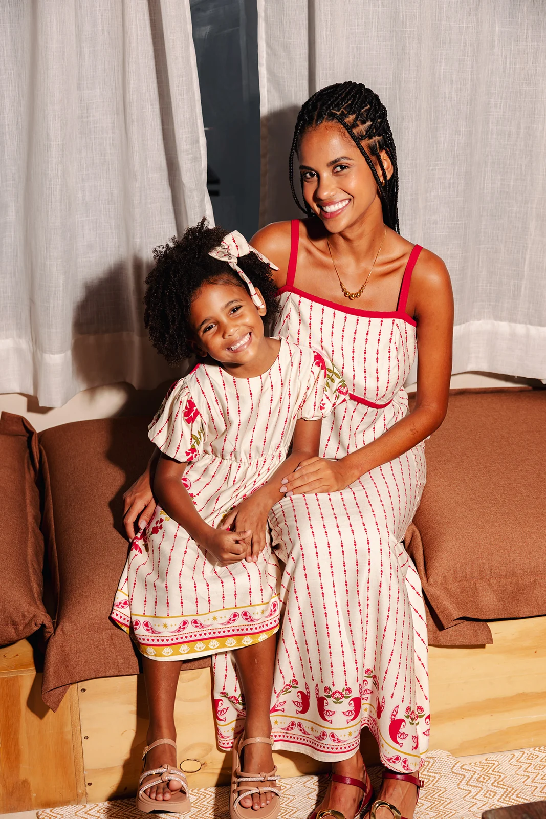Aplicações da estampa Amor de Mãe em mãe e criança — Lojas Objetiva